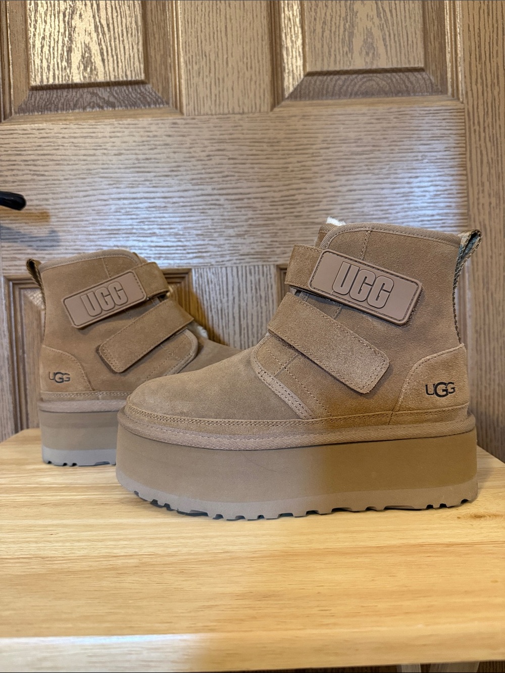 UGG Women's Neumel Platform
Booties - Chestnut 6M